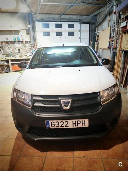Usado Dacia Sandero Base 75 HP (55 kW) 2013 Branco Sedan