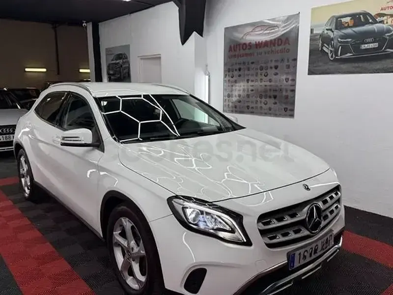 Usado Mercedes GLA200 136 CV (100 kW) 2019 Blanco SUV