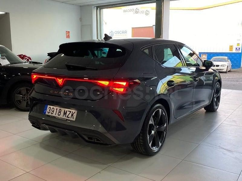 Usado Cupra Leon 150 CV (110 kW) 2025 Gris / plata Berlina