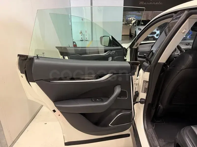 Usado Maserati Levante 275 CV (202 kW) 2016 Blanco SUV