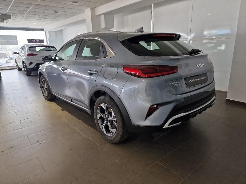 Usado Kia XCeed 101 CV (74 kW) 2025 Gris SUV