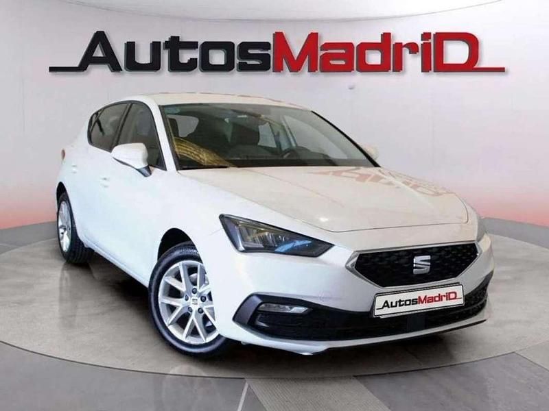 Usado Seat Leon Style 116 CV (85 kW) 2021 Gris Utilitario