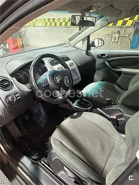 Usado Seat Altea Stylance 102 CV (75 kW) 2004 Gris / plata Monovolumen