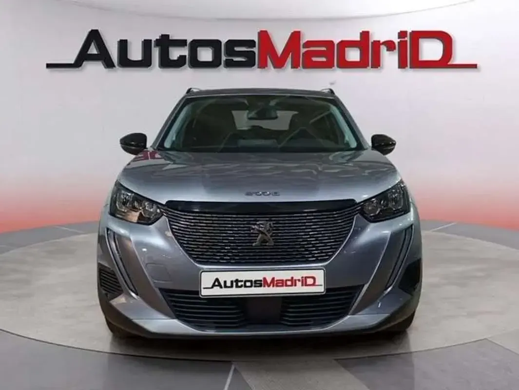 Usado Peugeot 2008 Allure 101 CV (74 kW) 2022 Gris SUV