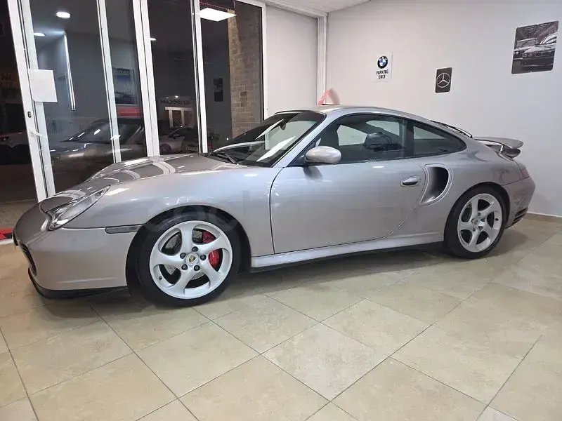 Usado Porsche 911 Turbo 420 CV (308 kW) 2002 Gris / plata Coupe