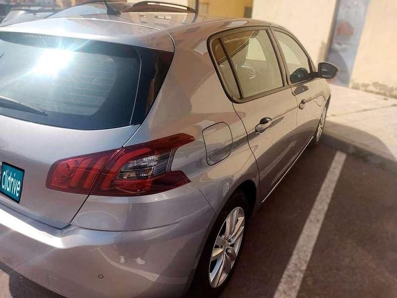 Usado Peugeot 308 Active 131 CV (96 kW) 2017 Gris Utilitario