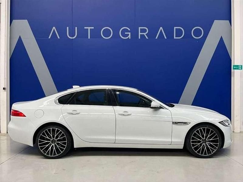 Usado Jaguar XF Prestige 180 CV (132 kW) 2016 Blanco Berlina
