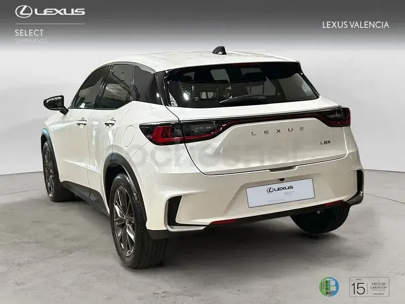Usado Lexus LBX 136 CV (100 kW) 2025 Blanco SUV