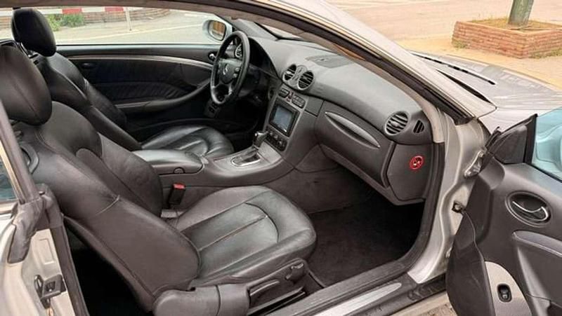 Usado Mercedes CLK200 170 CV (125 kW) 2004 Gris Coupe