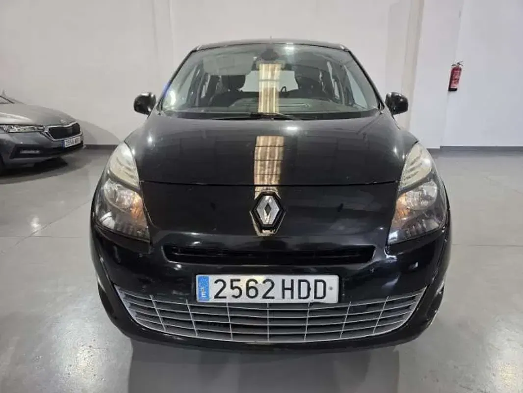Usado Renault Scenic E-Tech Dynamique 131 CV (96 kW) 2011 Negro Monovolumen