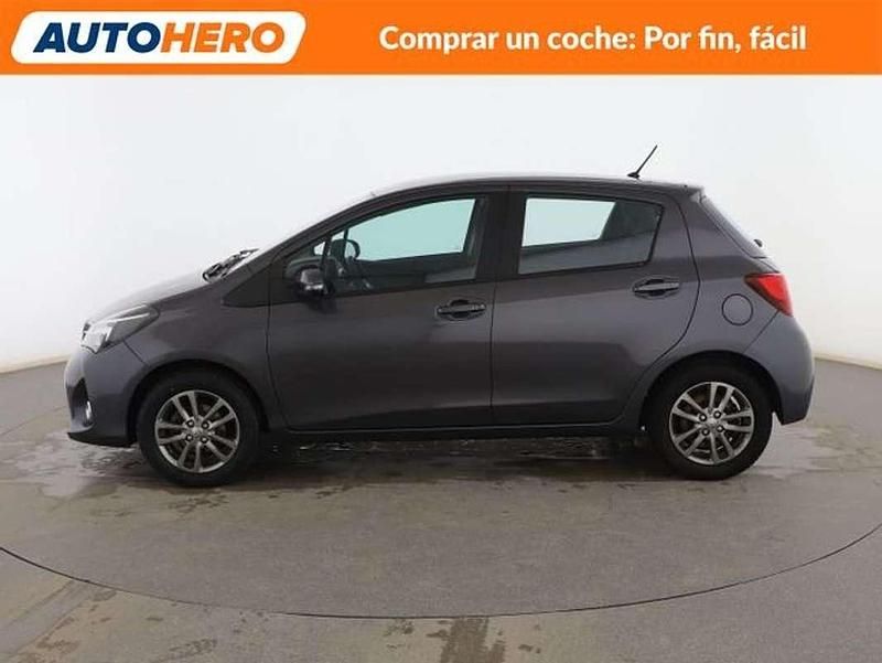 Usado Toyota Yaris Active 90 CV (66 kW) 2015 Gris Utilitario