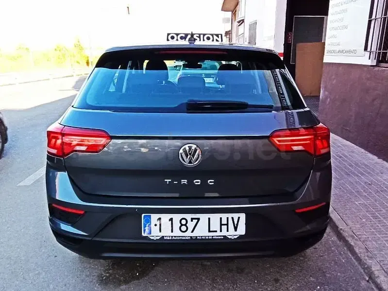 Usado VW T-Roc Edition 115 CV (84 kW) 2020 Gris / plata SUV