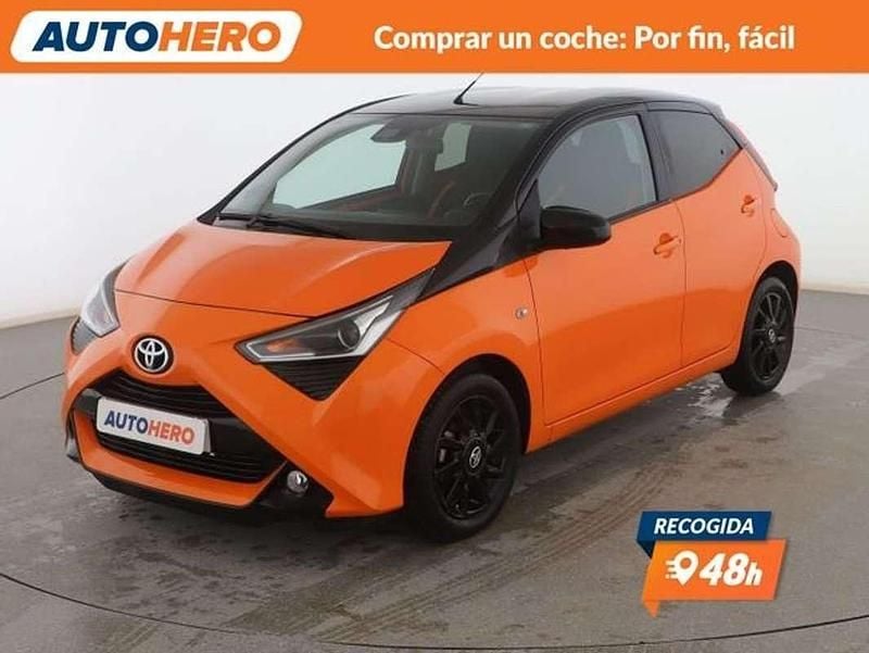 Usado Toyota Aygo X-play 72 CV (52 kW) 2019 Naranja Utilitario