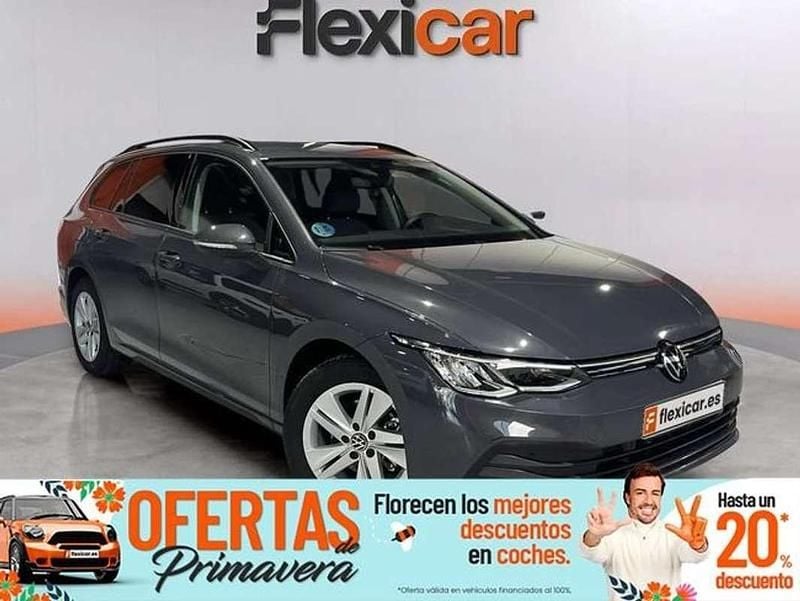 Usado VW Golf VIII Life 131 CV (96 kW) 2024 Gris Familiar