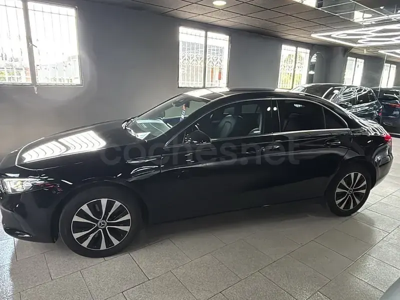 Usado Mercedes A250 218 CV (160 kW) 2022 Negro Berlina