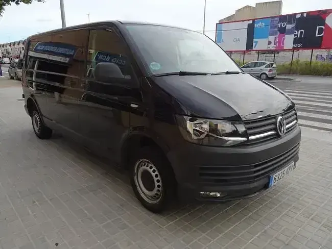 Usado VW Transporter 150 CV (110 kW) 2018 Negro Van