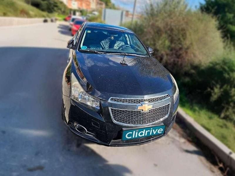 Usado Chevrolet Cruze LT 141 CV (103 kW) 2010 Negro Utilitario