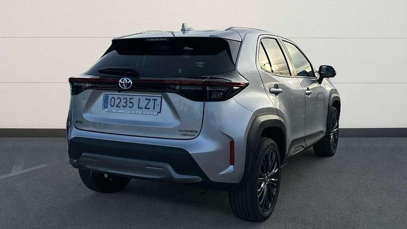 Usado Toyota Yaris Cross 117 CV (86 kW) 2022 Plateado SUV