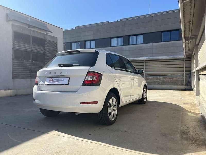 Usado Skoda Fabia Active 80 CV (58 kW) 2022 Blanco Utilitario