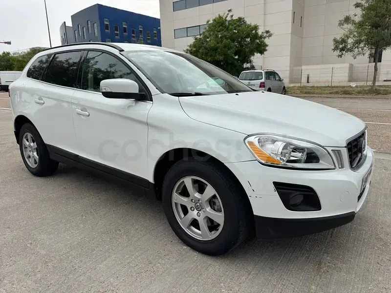 Usado Volvo XC60 Momentum 163 CV (119 kW) 2011 Blanco SUV