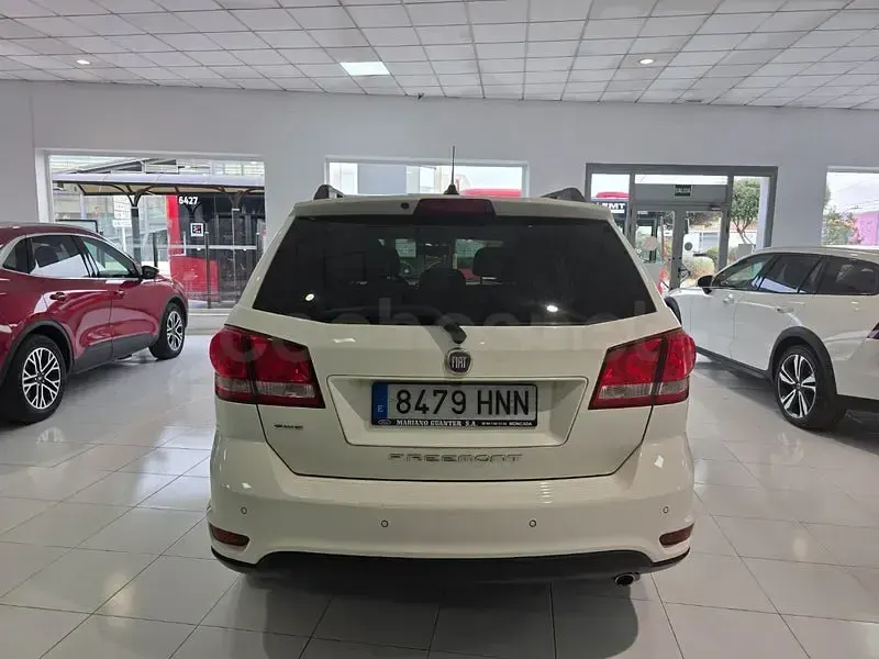 Usado Fiat Freemont Lounge 170 CV (125 kW) 2013 Blanco SUV