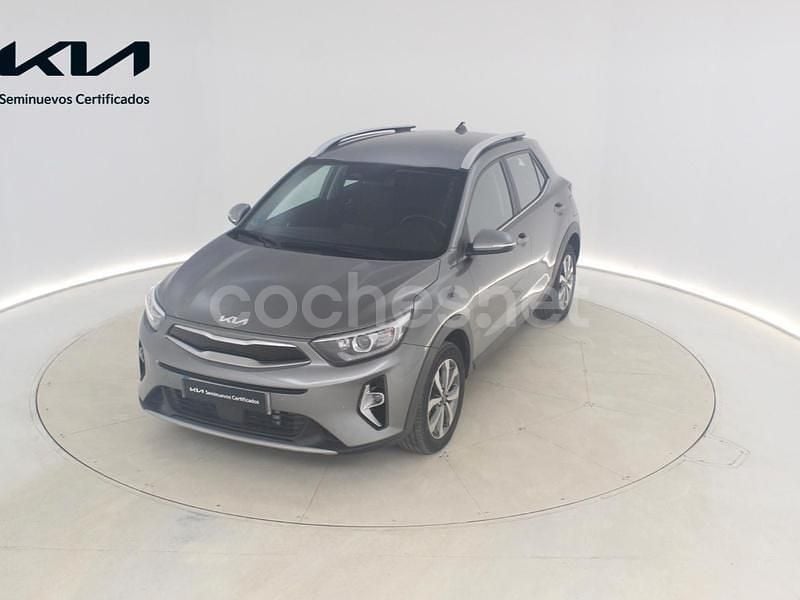 Gris / plata Usado 2024 Kia Stonic SUV | 20.200 € (Precio justo) - Imagen 1/4