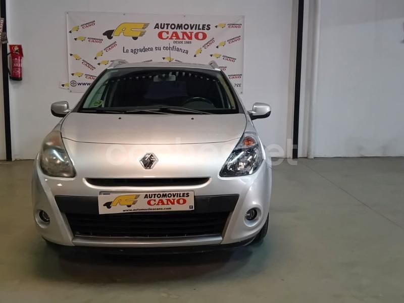 Gris / plata Usado 2012 Renault Clio GrandTour Dynamique Familiar | 4700 € (Precio justo) - Imagen 1/4
