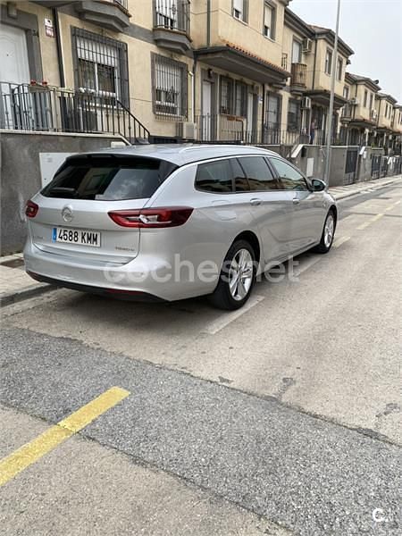 Usado Opel Insignia Selective 136 CV (100 kW) 2018 Gris / plata Familiar
