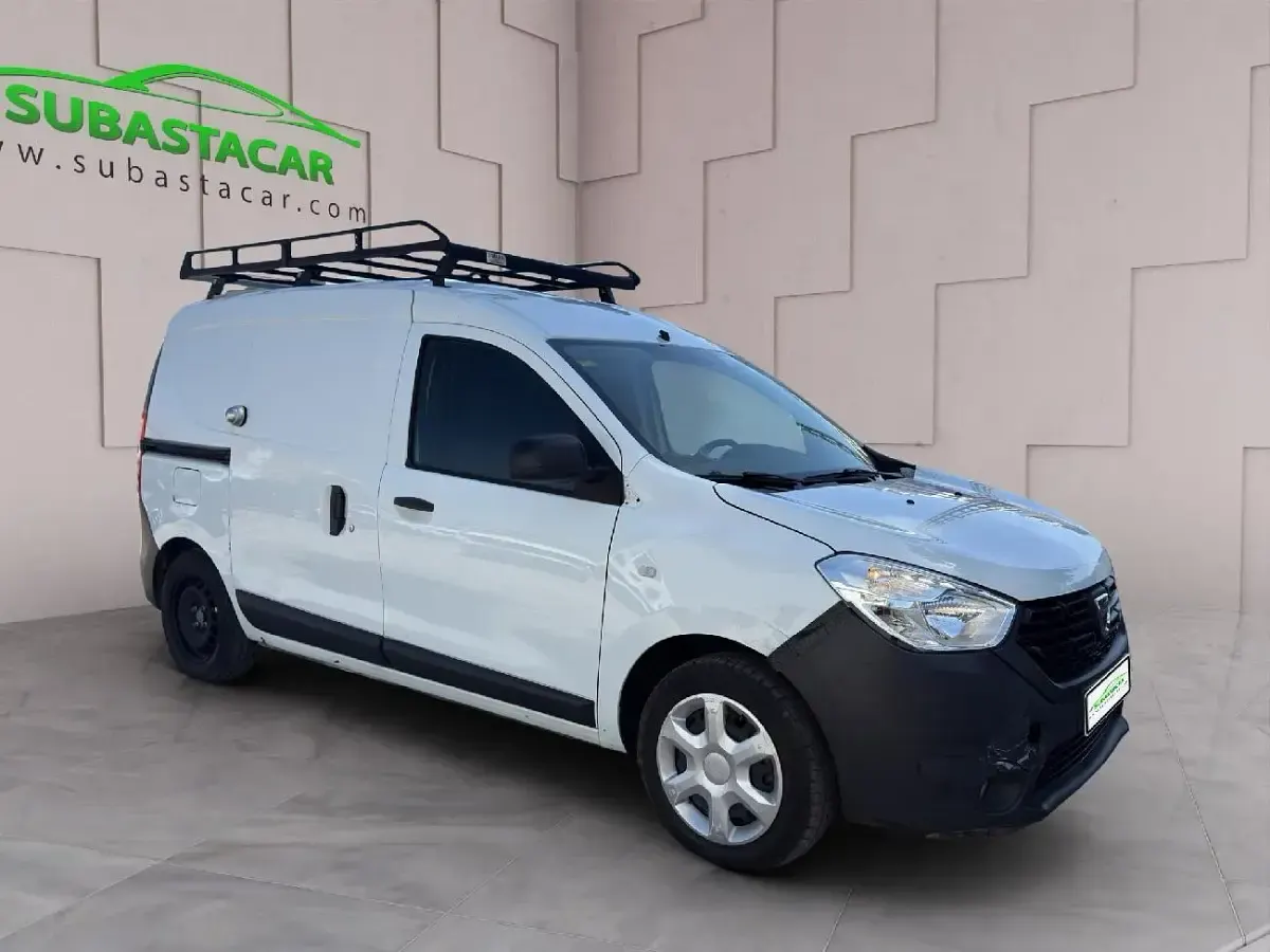 Usado Dacia Dokker Essentiel 100 CV (73 kW) 2019 Blanco Monovolumen