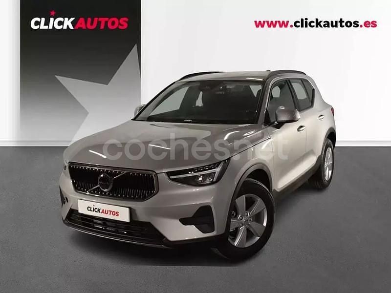Plateado Usado 2025 Volvo XC40 SUV | 33.700 € - Imagen 1/4