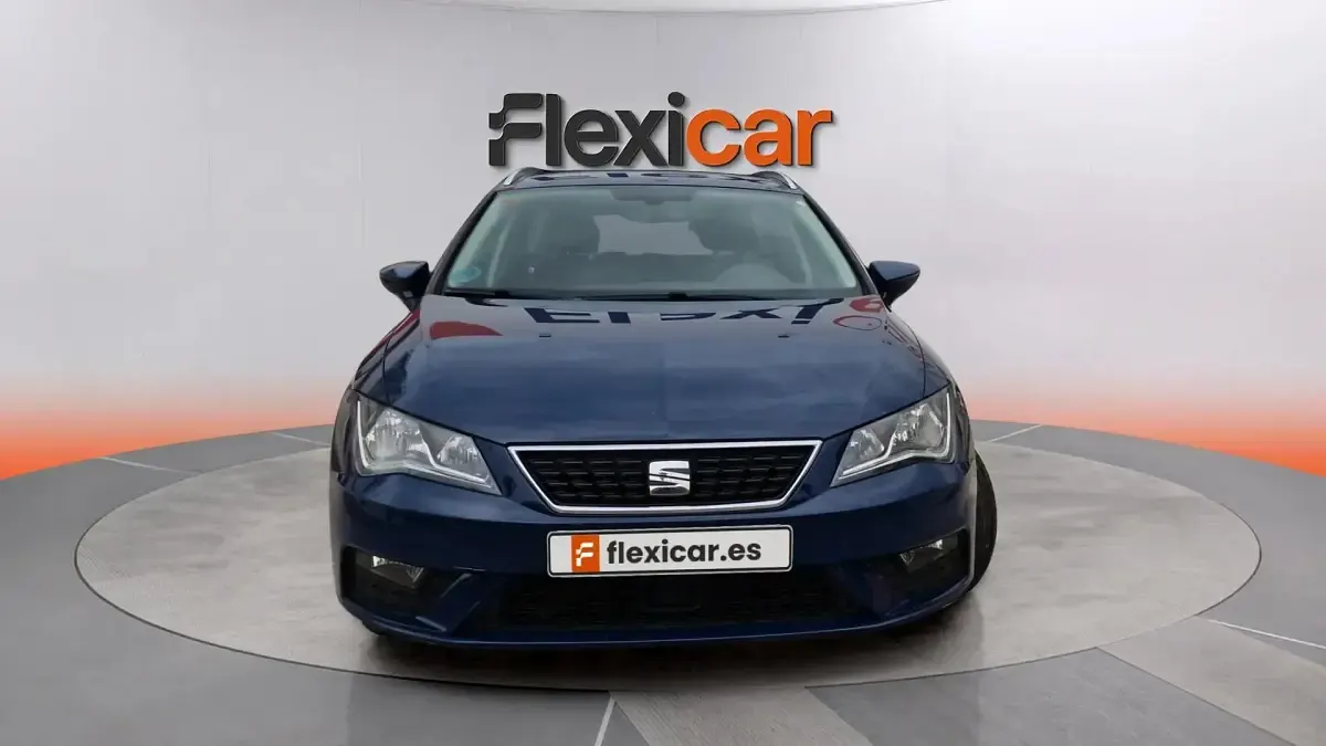 Usado Seat Leon Style 115 CV (84 kW) 2019 Azul Berlina