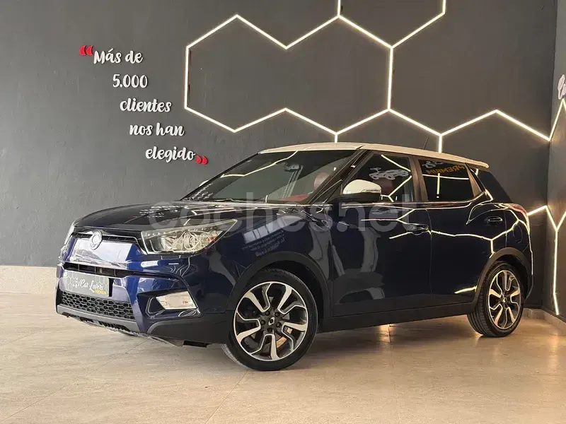 Usado SsangYong Tivoli 115 CV (84 kW) 2015 Azul SUV