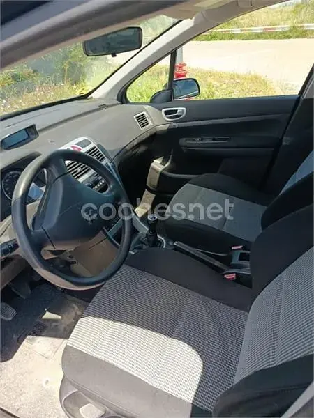 Usado Peugeot 307 110 CV (80 kW) 2006 Negro Berlina