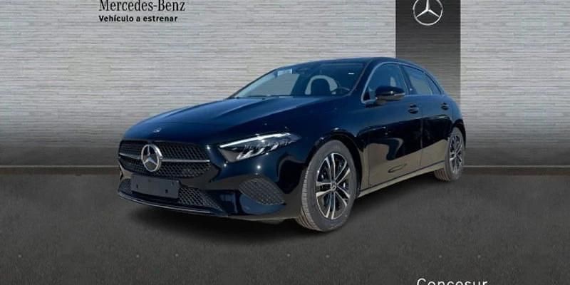 Negro Nuevo 2025 Mercedes A180 | 34.900 € (Buen precio) - Imagen 1/4