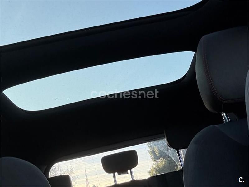 Usado Mercedes GLA200 163 CV (119 kW) 2025 Blanco SUV