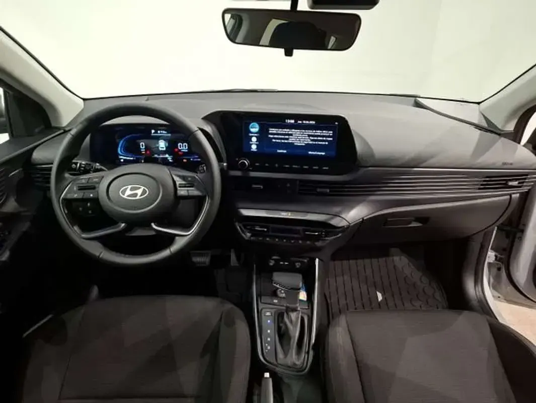 Usado Hyundai Bayon Blackline 90 CV (66 kW) 2026 Gris SUV