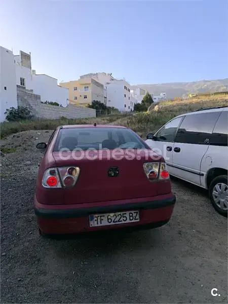 Usado Seat Cordoba Stella 60 CV (44 kW) 2000 Rojo Berlina