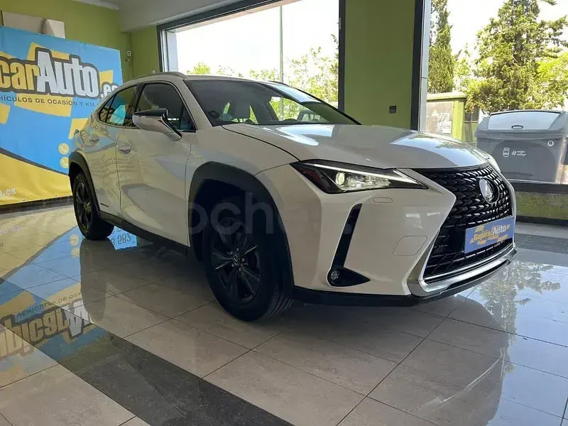Usado Lexus UX Business Edition 184 CV (135 kW) 2022 Blanco SUV