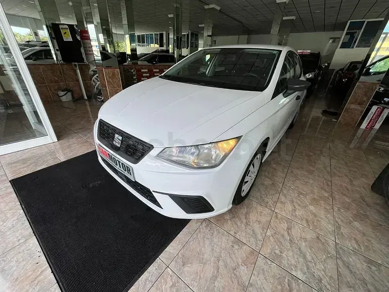 Usado Seat Ibiza Reference 95 CV (69 kW) 2019 Blanco Utilitario