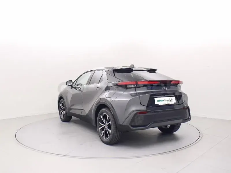 Usado Toyota C-HR Advance 140 CV (102 kW) 2025 Gris / plata SUV
