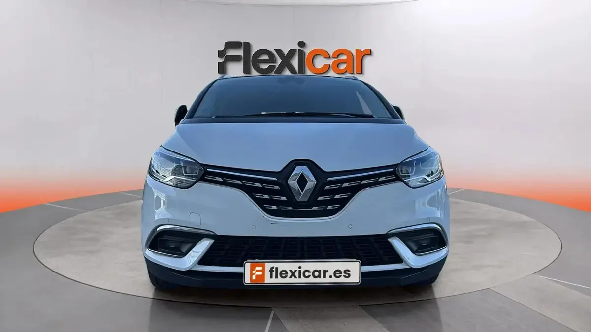 Usado Renault Grand Scénic Techno 140 CV (102 kW) 2022 Blanco Monovolumen