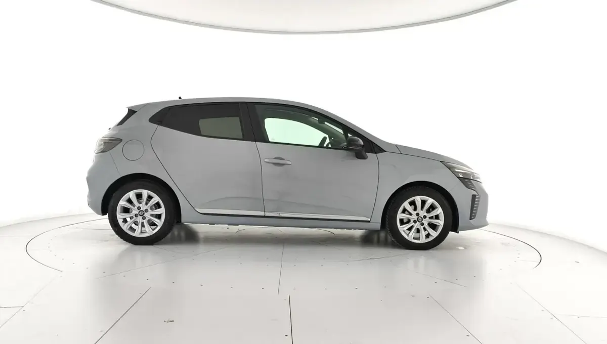 Usado Renault Clio V Evolution 100 CV (73 kW) 2025 Gris zinc Berlina