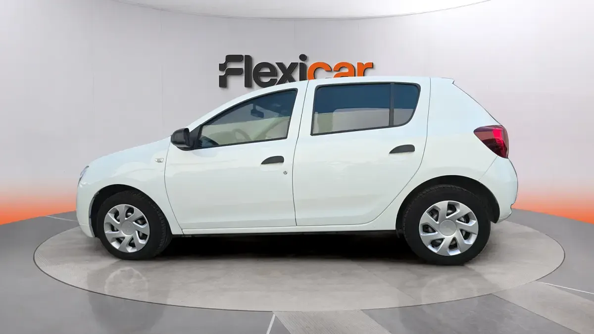 Usado Dacia Sandero Ambiance 73 CV (53 kW) 2017 Blanco Berlina