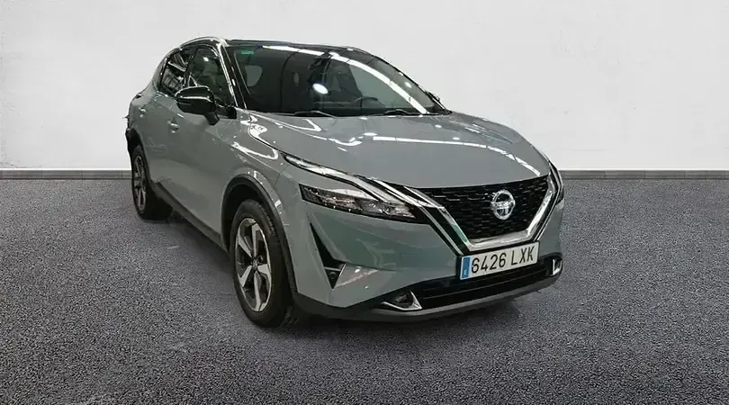 Usado Nissan Qashqai N-Connecta 158 CV (116 kW) 2022 Katana grey con techo midnight SUV