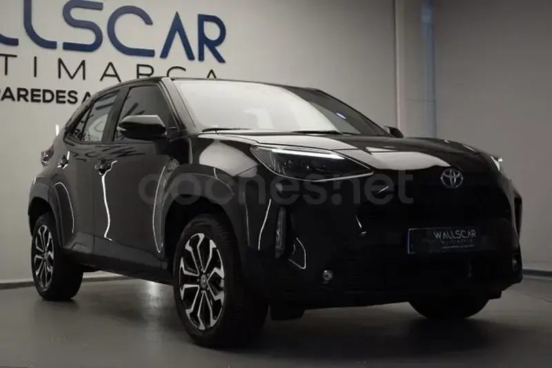 Usado Toyota Yaris Cross Connect Style 116 CV (85 kW) 2022 Negro SUV
