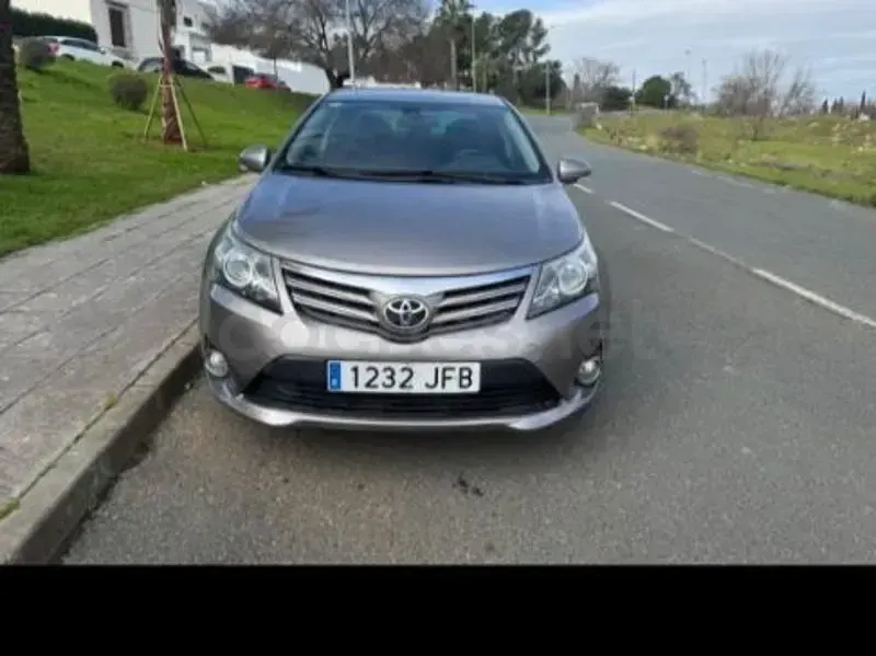 Usado Toyota Avensis Executive 124 CV (91 kW) 2015 Gris / plata Berlina