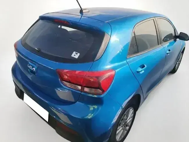 Usado Kia Rio 101 CV (74 kW) 2021 Azul SUV