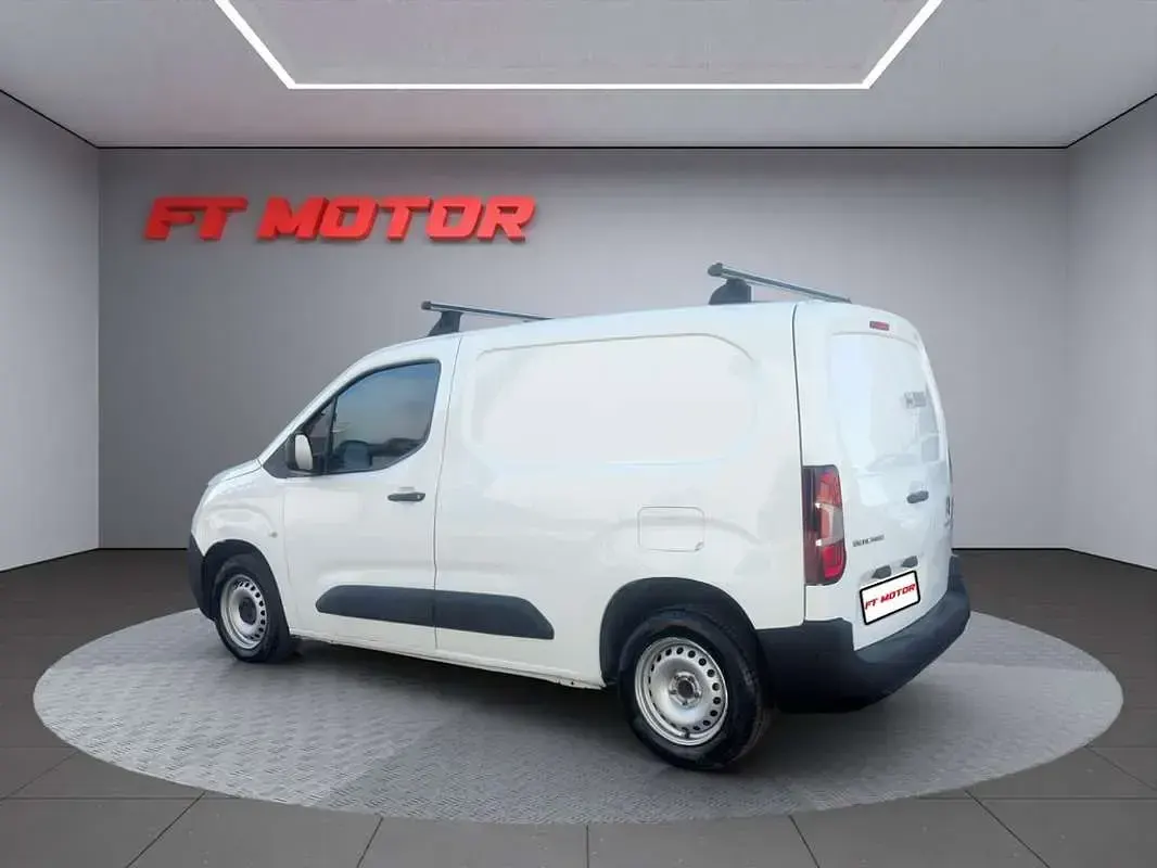 Usado Citroën Berlingo 76 CV (55 kW) 2019 Blanco Monovolumen