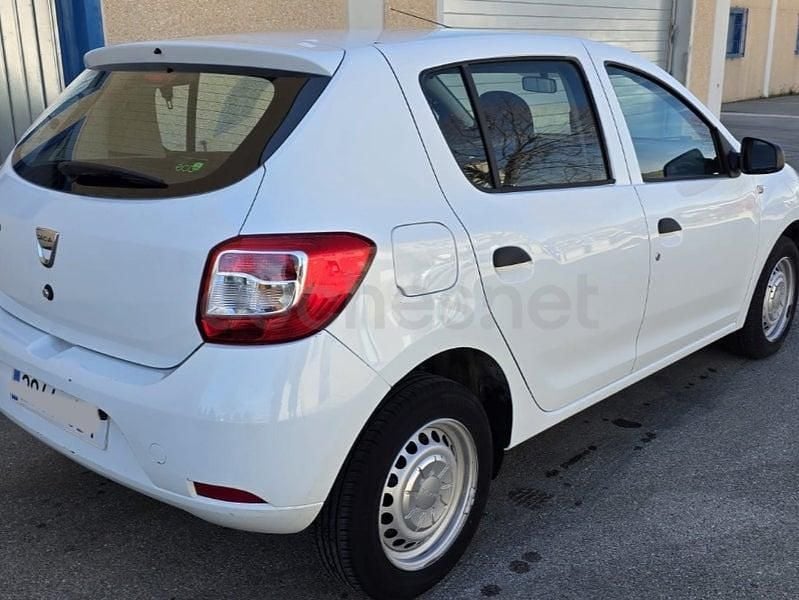 Usado Dacia Sandero Lauréate 75 CV (55 kW) 2015 Blanco Berlina