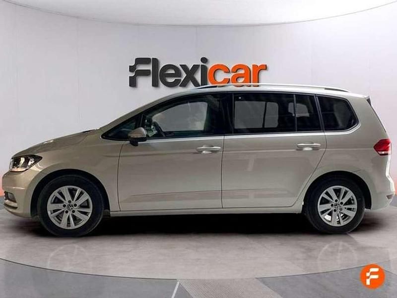 Usado VW Touran Life 150 CV (110 kW) 2024 Gris Monovolumen